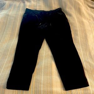 Lululemon black cropped pants. Great condition. Size 10